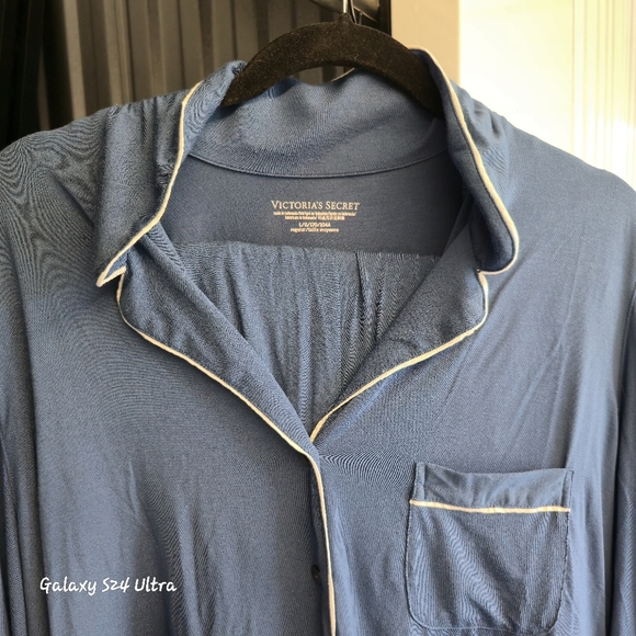 Victoria's Secret Blue Button-Down Top - Picture 2 of 10